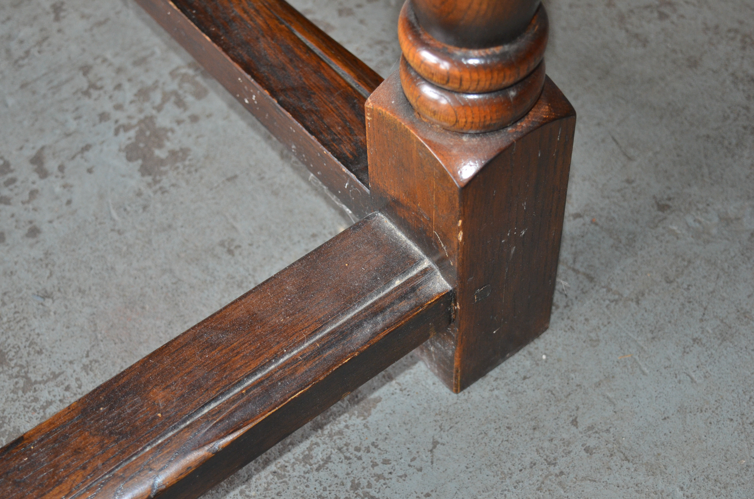 Vintage Queen Anne Style Oak Dining Table