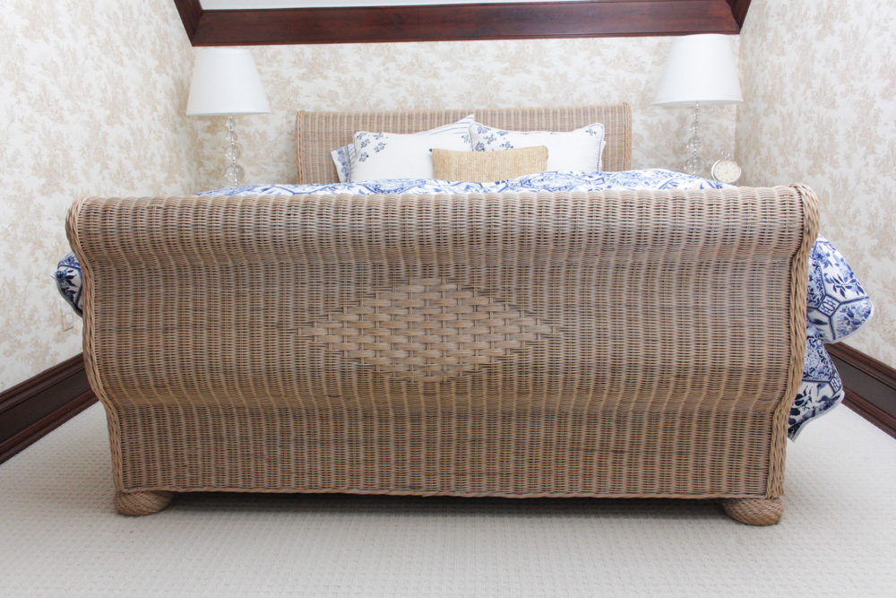 Queen Size Natural Finish Wicker Sleigh Bed