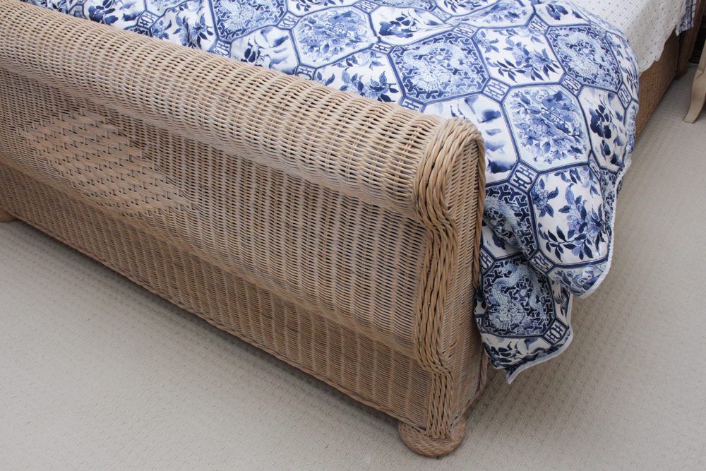 Queen Size Natural Finish Wicker Sleigh Bed
