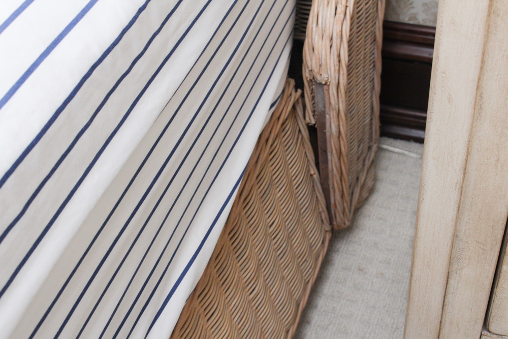 Queen Size Natural Finish Wicker Sleigh Bed