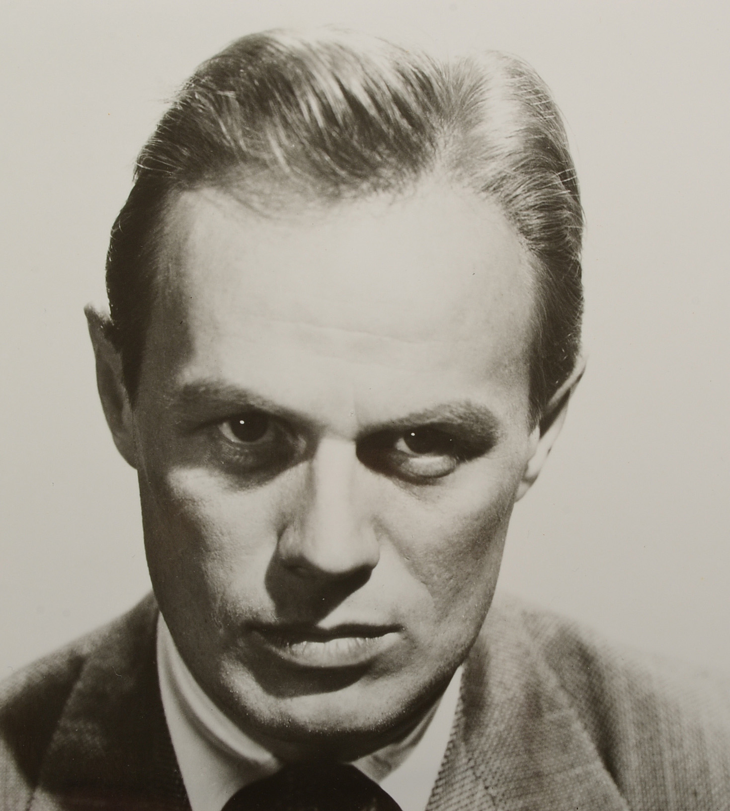 Actor Richard Widmark Signed Cut With Photos