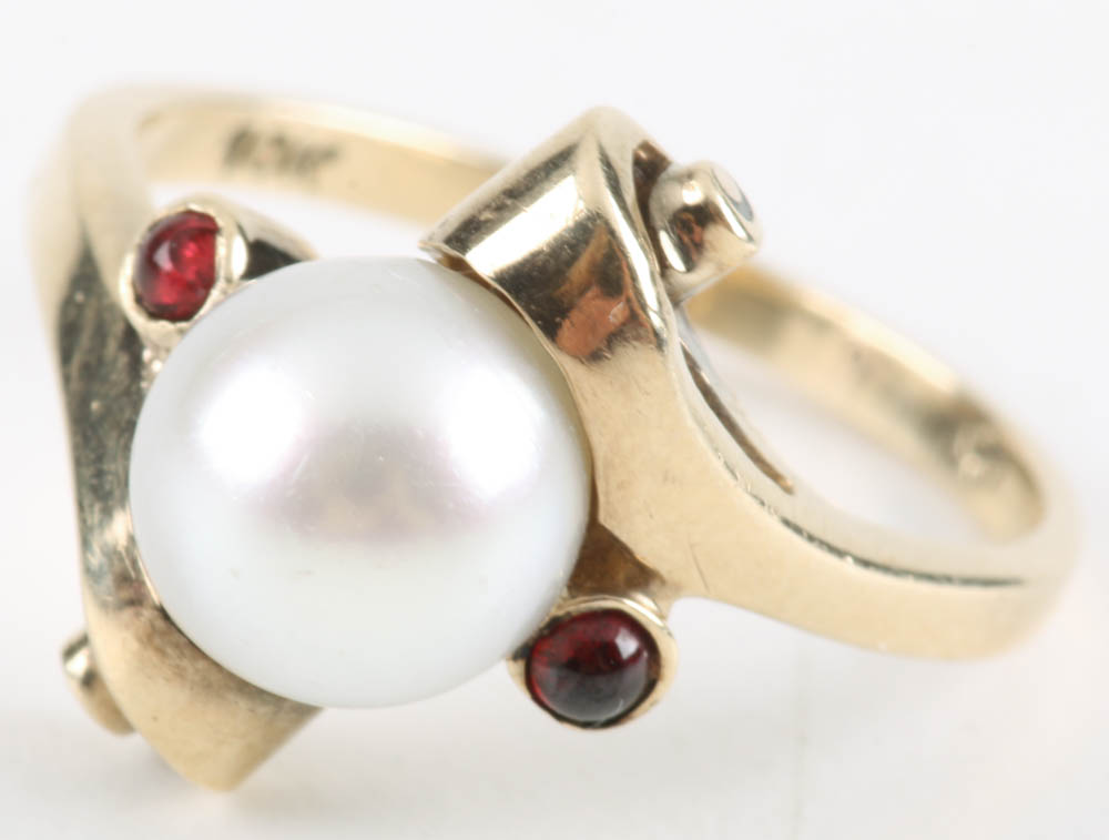 10K Yellow Gold Pearl and Garnet Ring