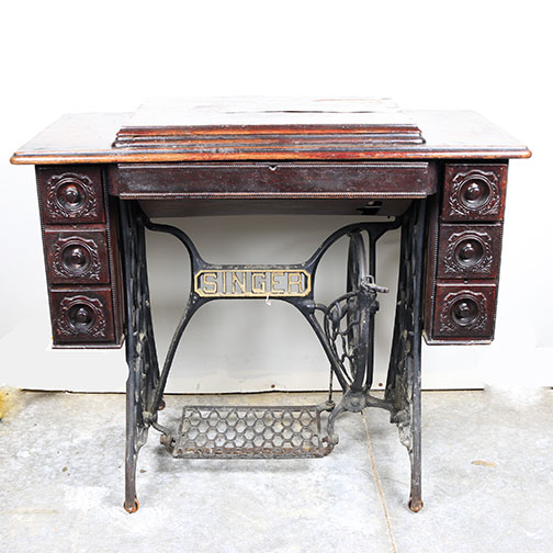 Antique Singer Sewing Machine With Treadle Base