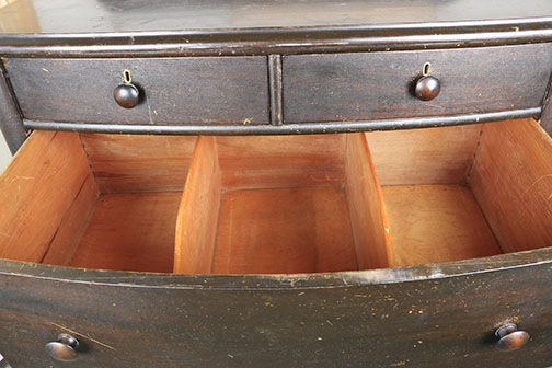 Vintage Federal Style Dresser With Five Drawers