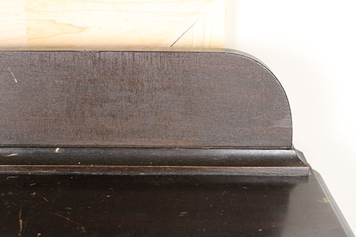 Vintage Federal Style Dresser With Five Drawers