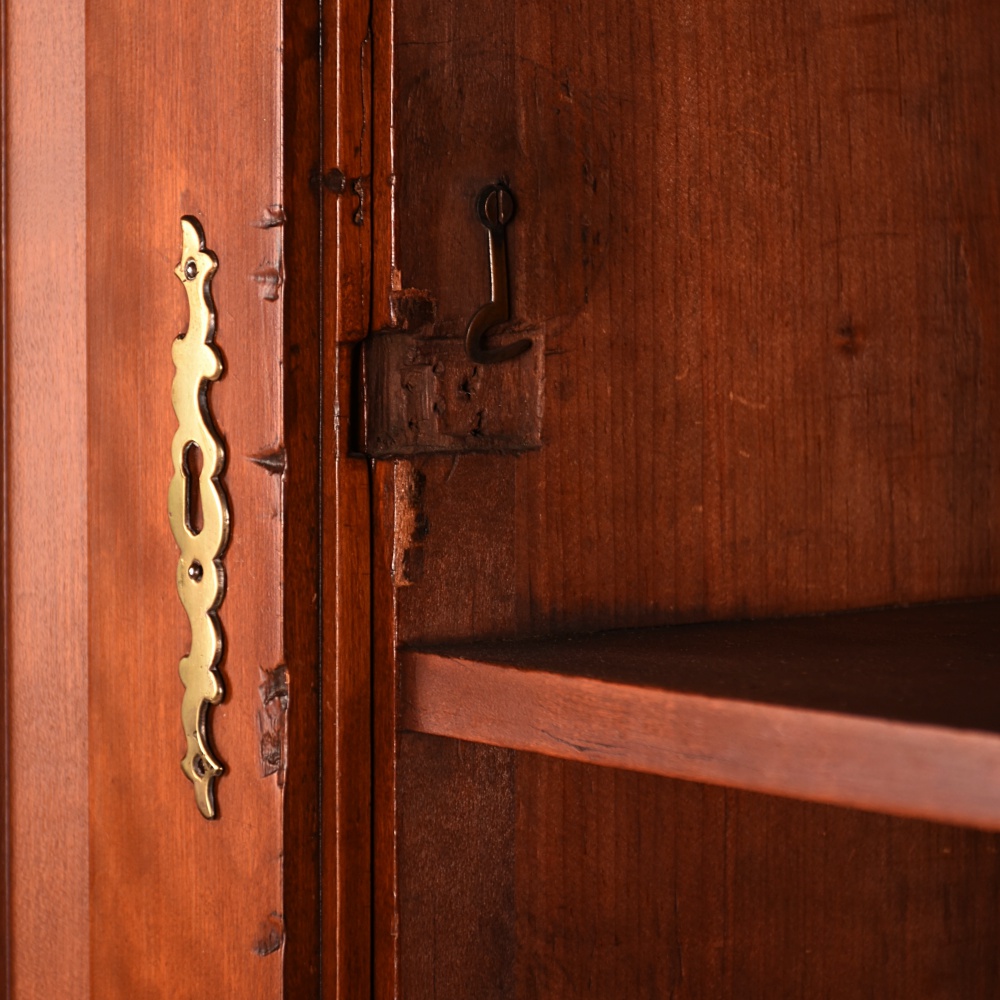 Early 19th Century Federal Kentucky Secretary Bookcase in Cherry