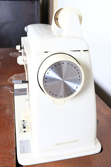 Vintage Singer Sewing Machine in Cabinet With Accessories