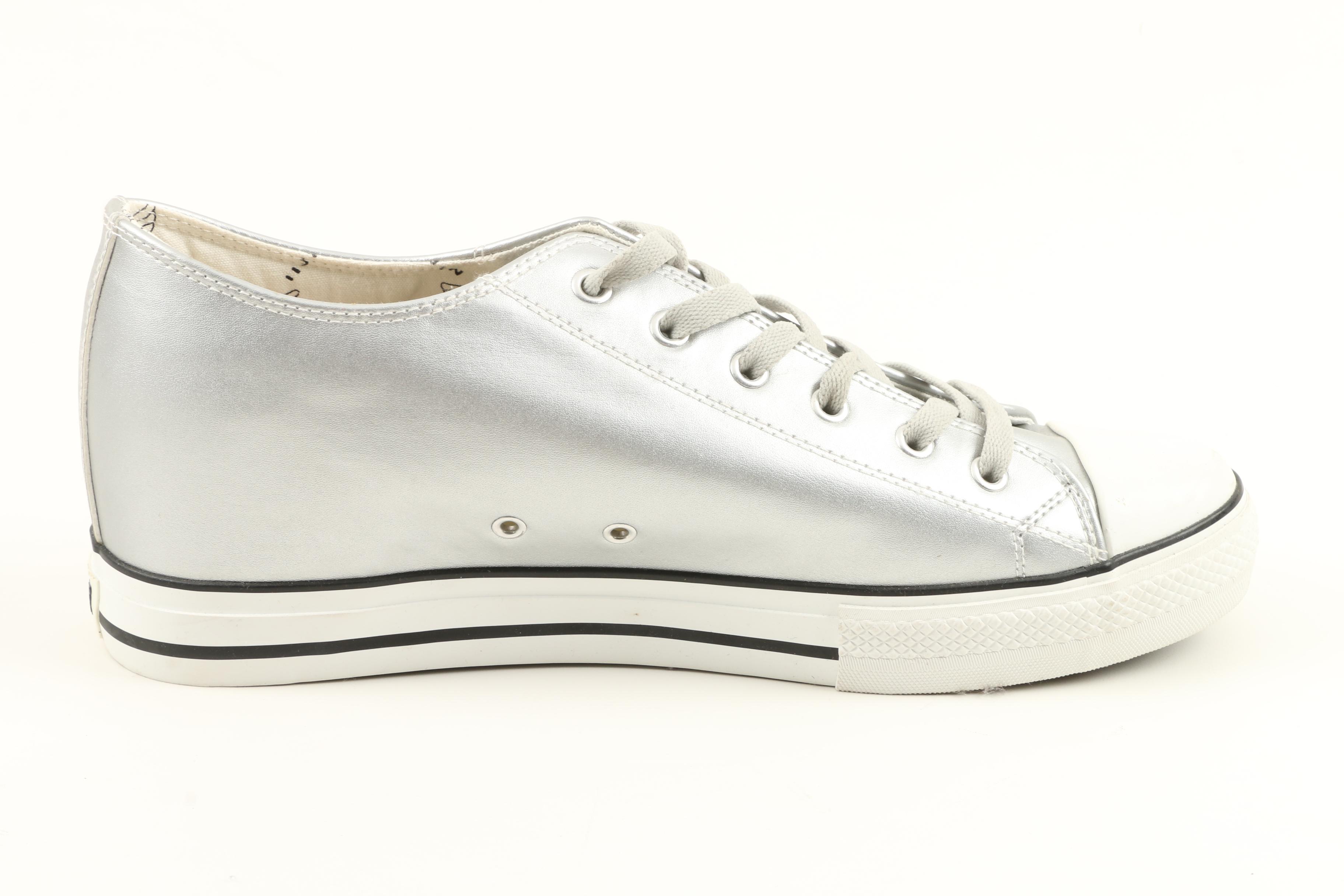 iiJin Metallic Silver Sneakers