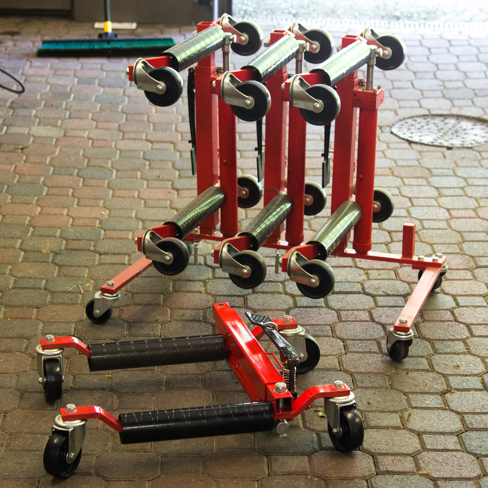 Griot's Garage Hydraulic Automobile Wheel Dolly Set and Stand