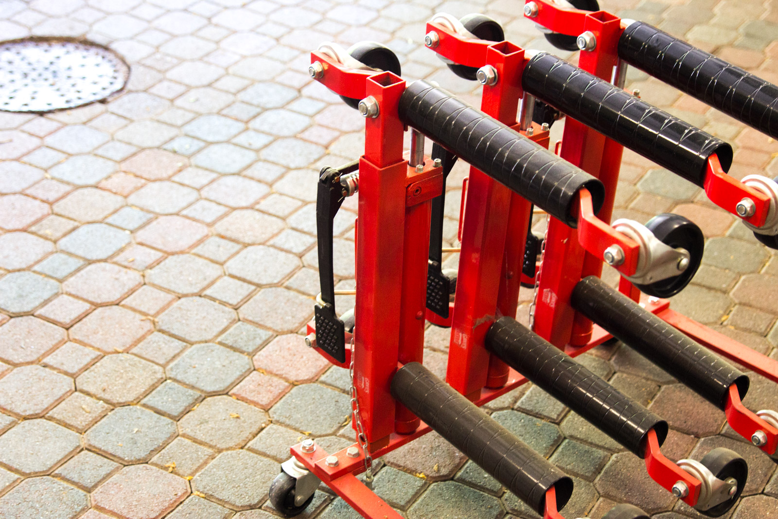 Griot's Garage Hydraulic Automobile Wheel Dolly Set and Stand