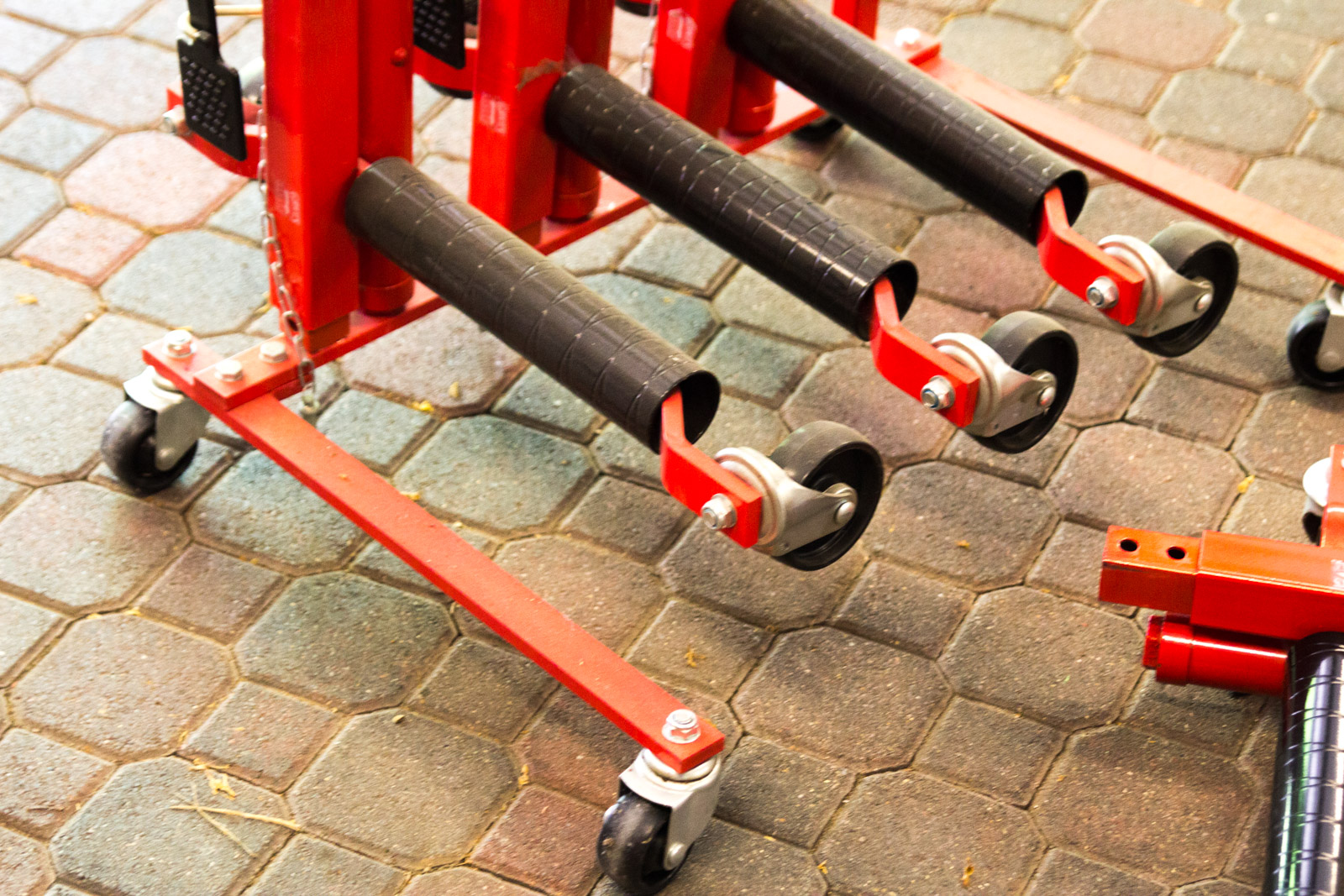 Griot's Garage Hydraulic Automobile Wheel Dolly Set and Stand