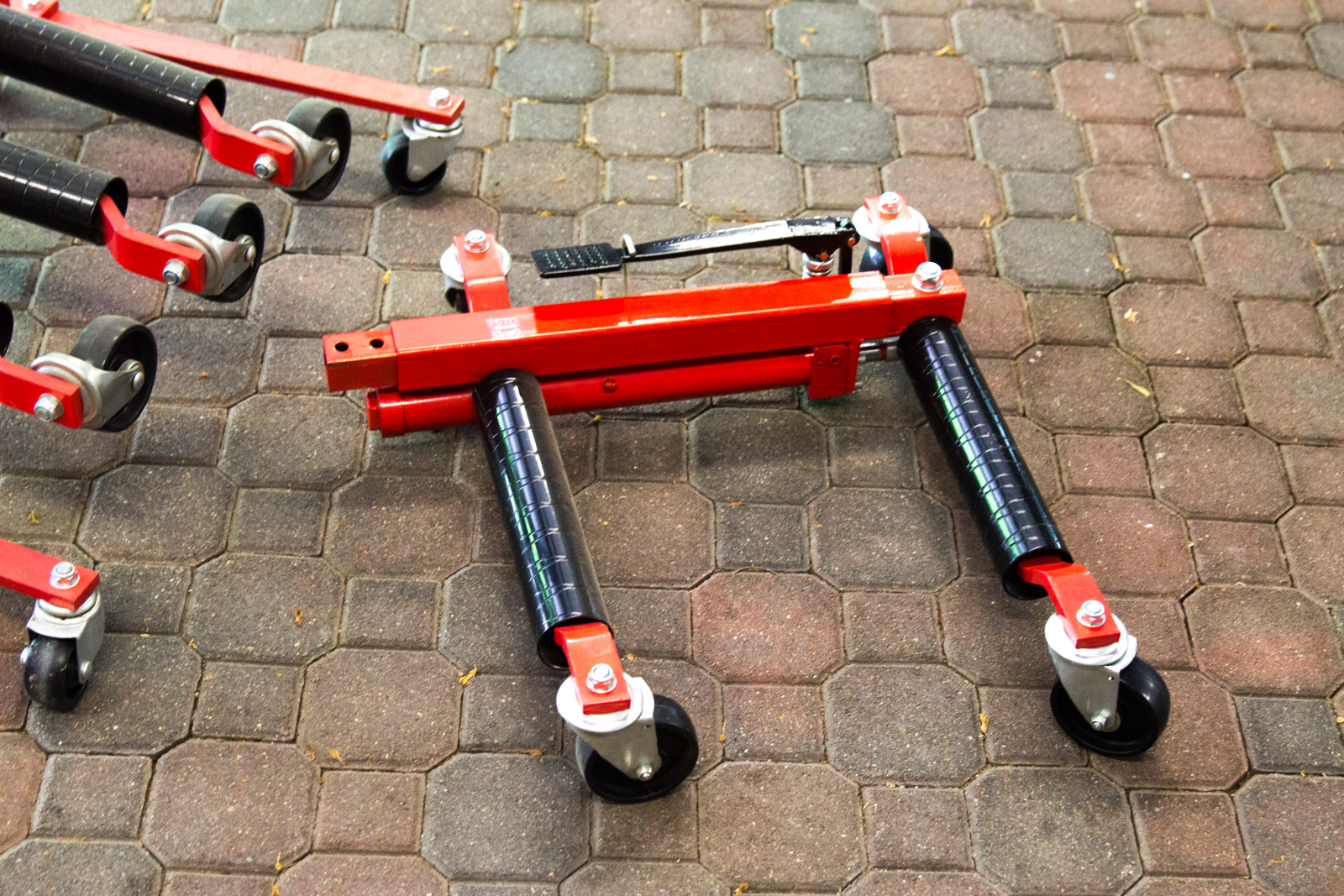 Griot's Garage Hydraulic Automobile Wheel Dolly Set and Stand