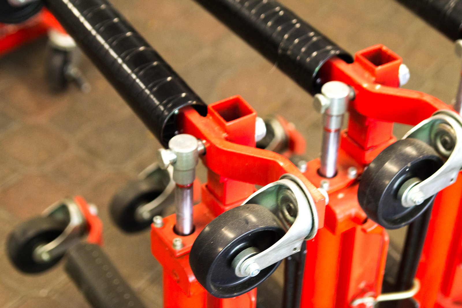 Griot's Garage Hydraulic Automobile Wheel Dolly Set and Stand