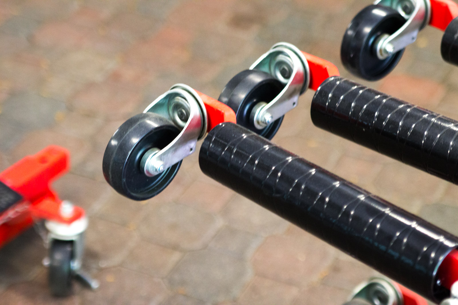 Griot's Garage Hydraulic Automobile Wheel Dolly Set and Stand