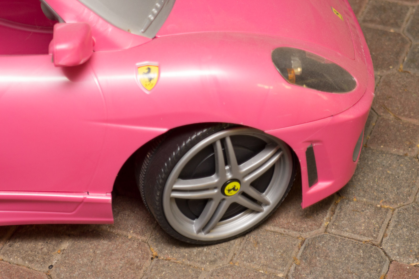 Children's Ferrari F430 6v Rechargeable Car by Feber