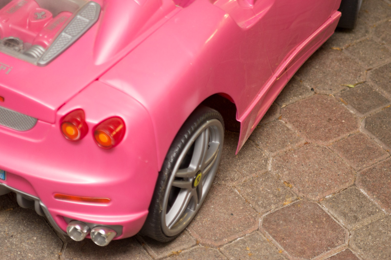 Children's Ferrari F430 6v Rechargeable Car by Feber