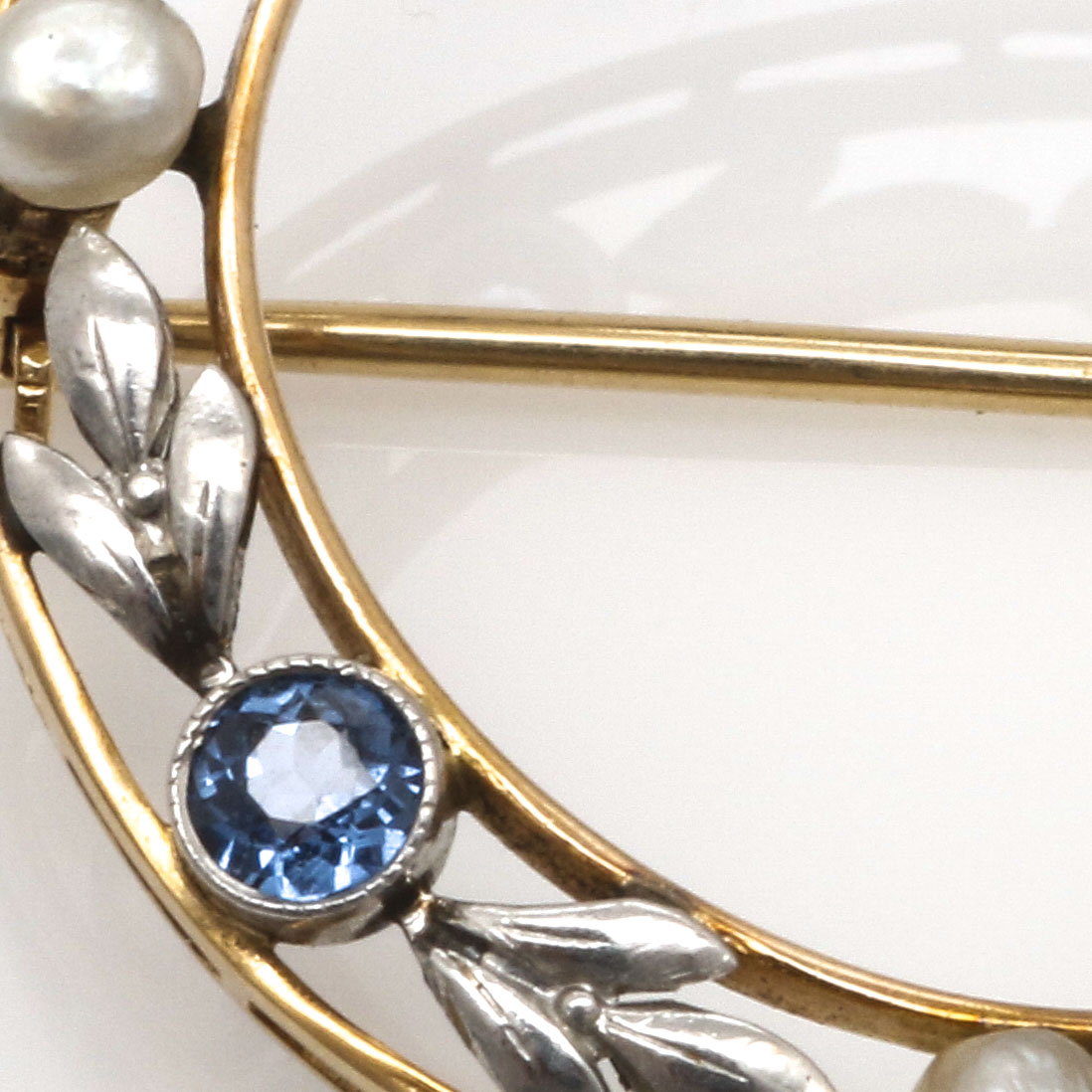 10K Yellow Gold Brooch With Sapphire and Cultured Pearl