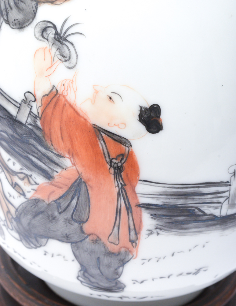 Early 20th Century Chinese Porcelain Vase