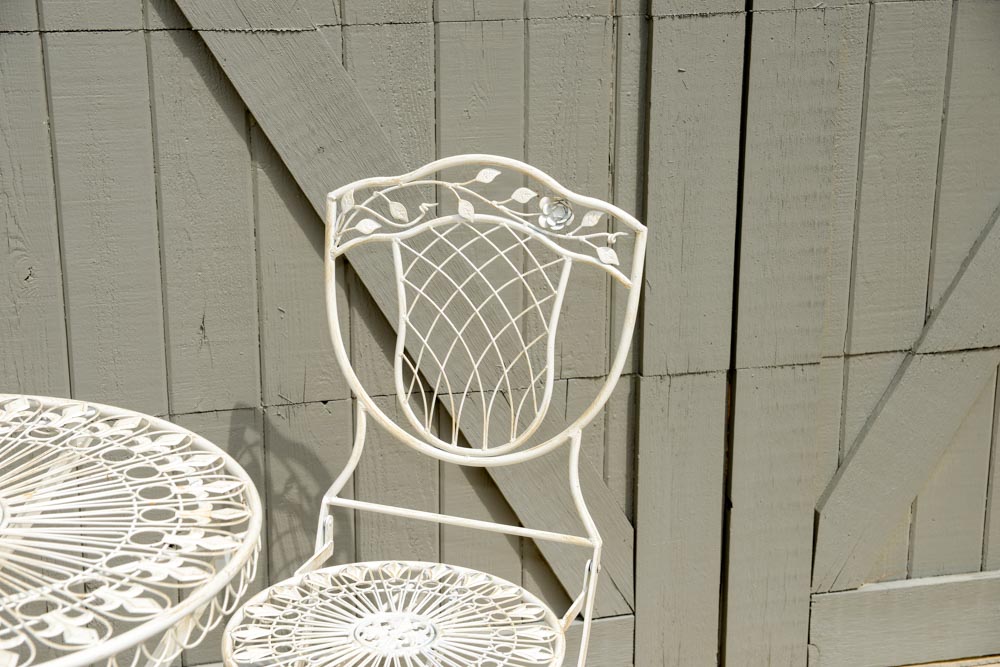 White Metal Patio Side Table and Chair