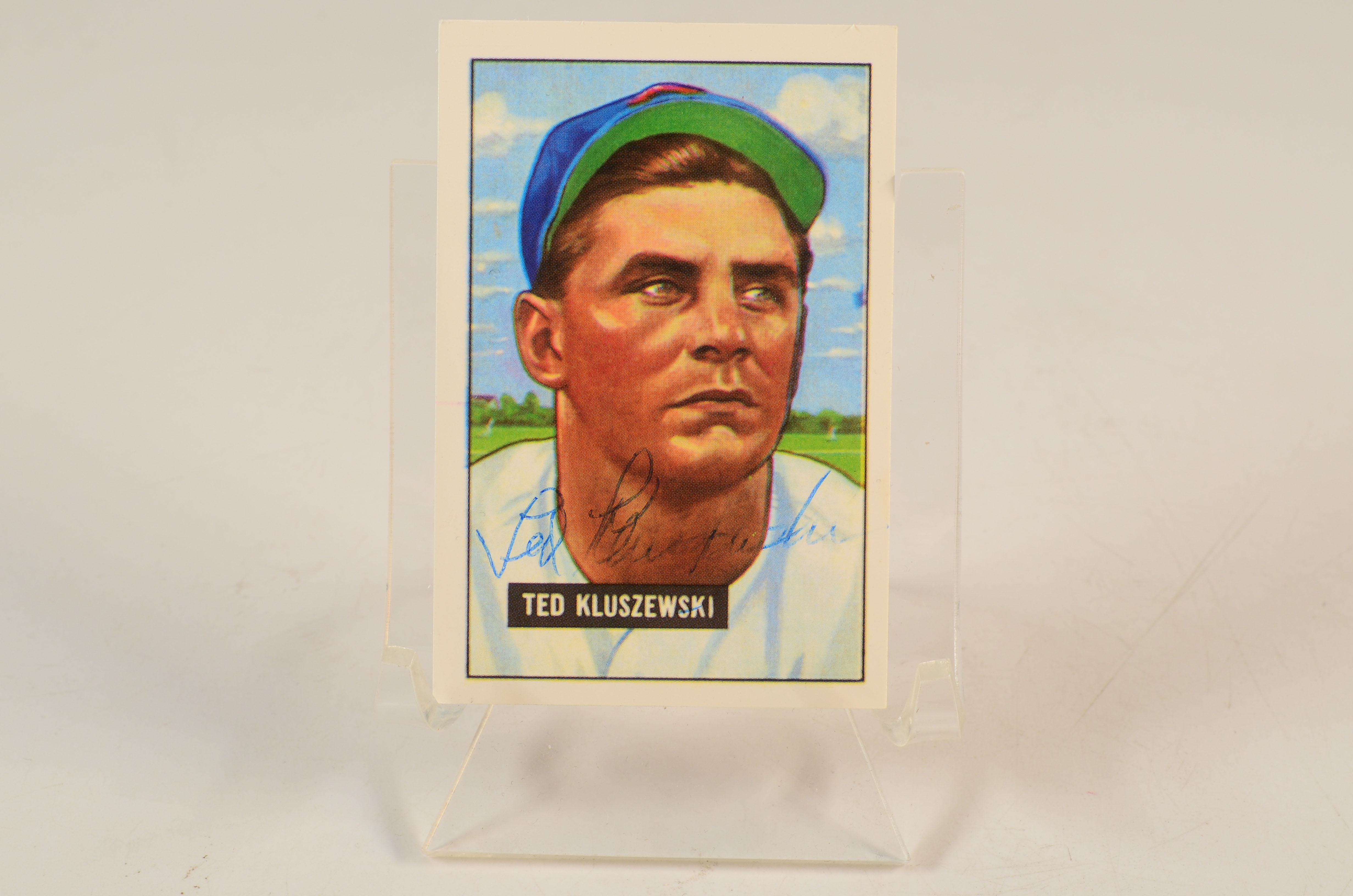 Twelve Cincinnati Reds Signed Baseball Cards