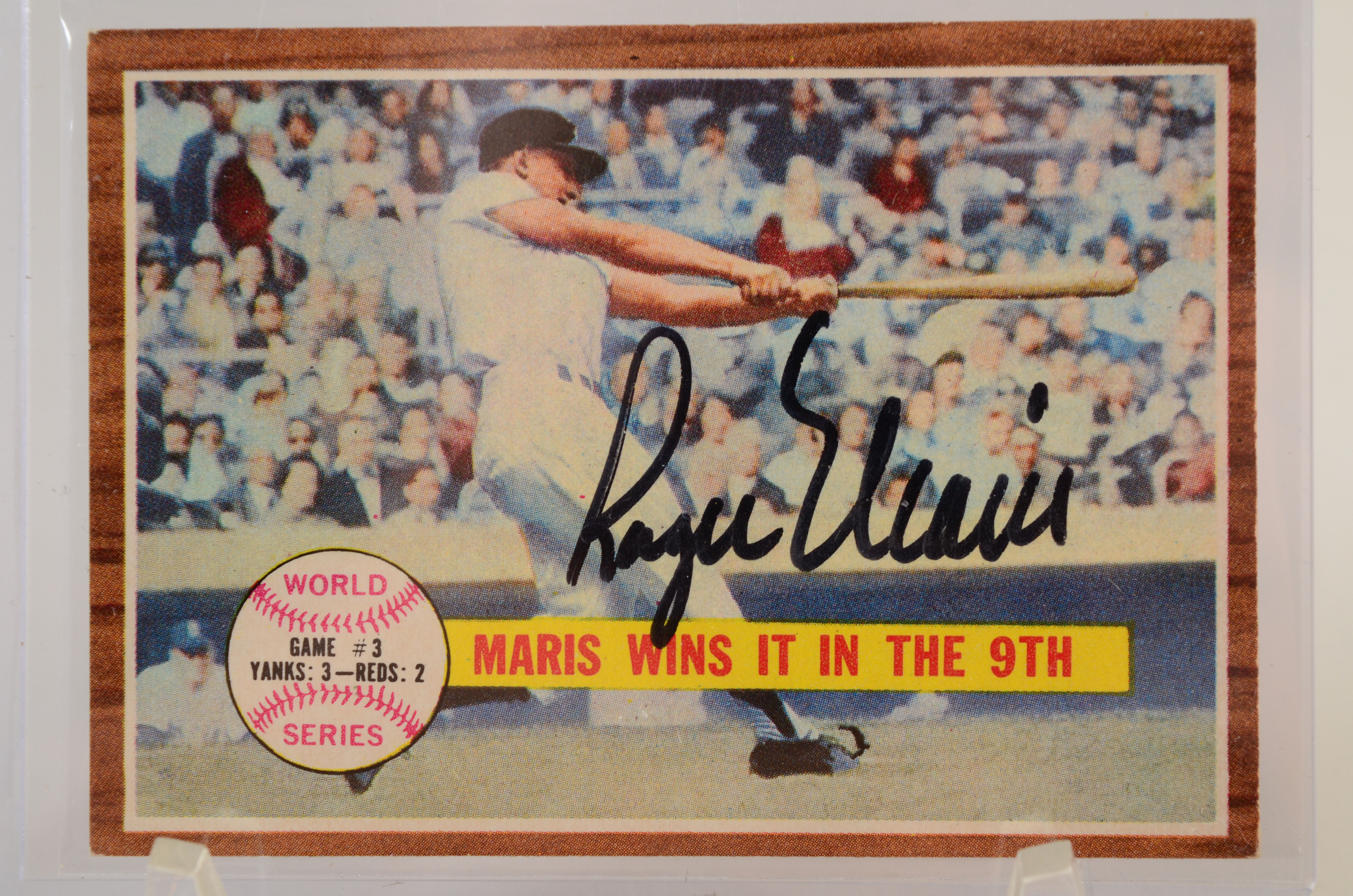 1962 Roger Maris New York Yankees Signed Topps Baseball Card