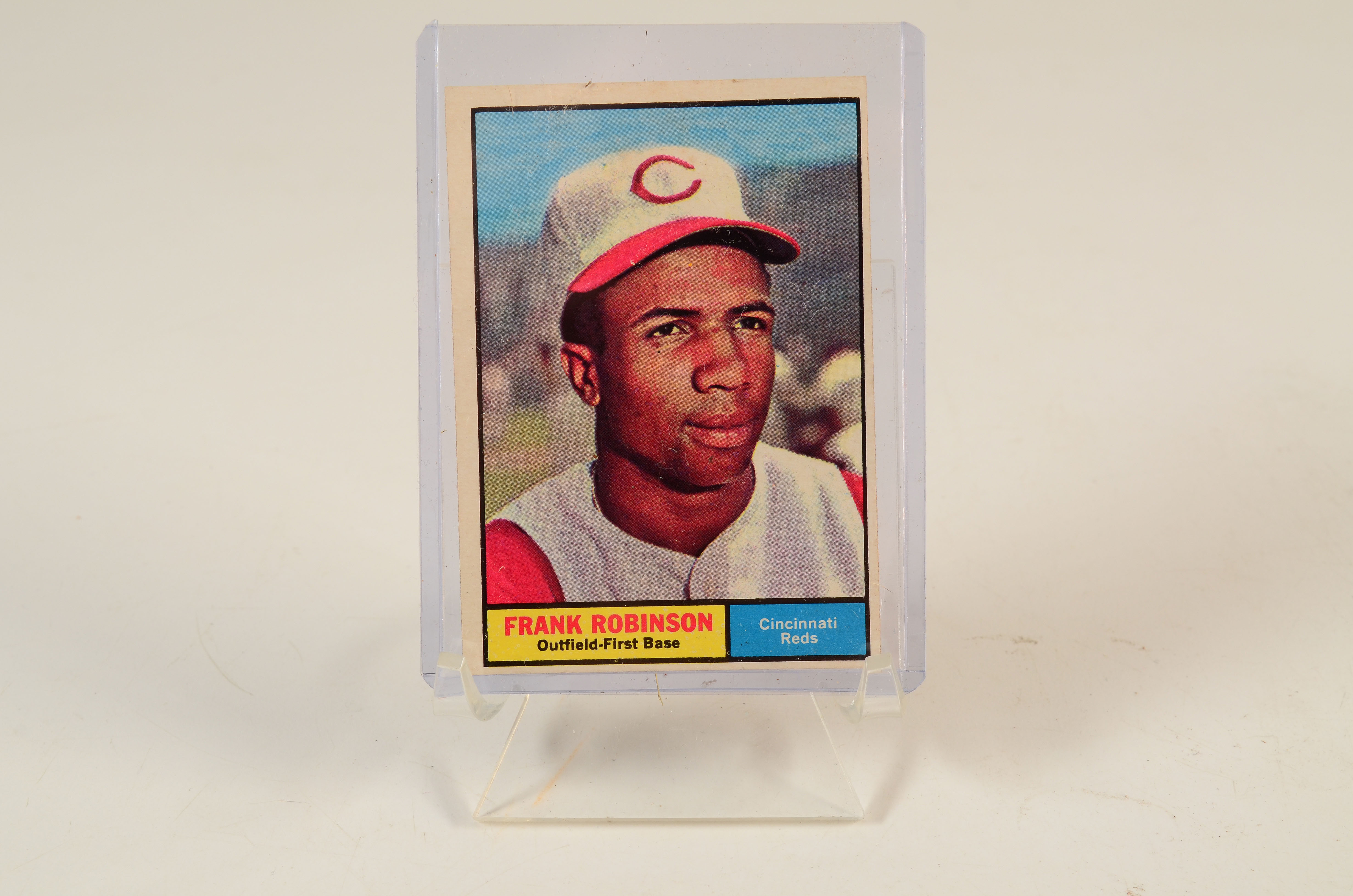 1961 Ernie Banks and Frank Robinson Topps Baseball Cards