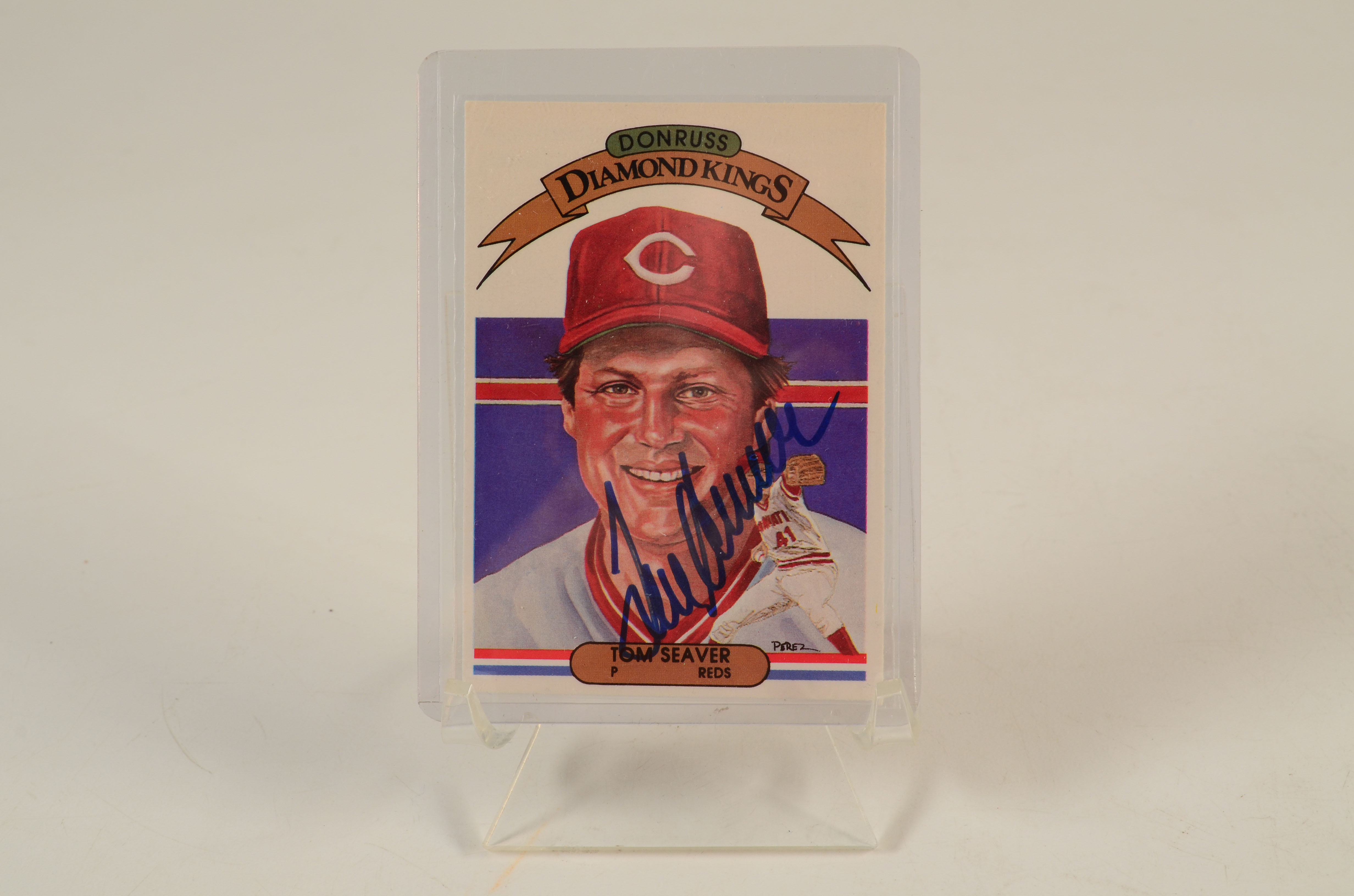 Eight Signed Baseball Cards Including Seaver, Yaz and Schmidt