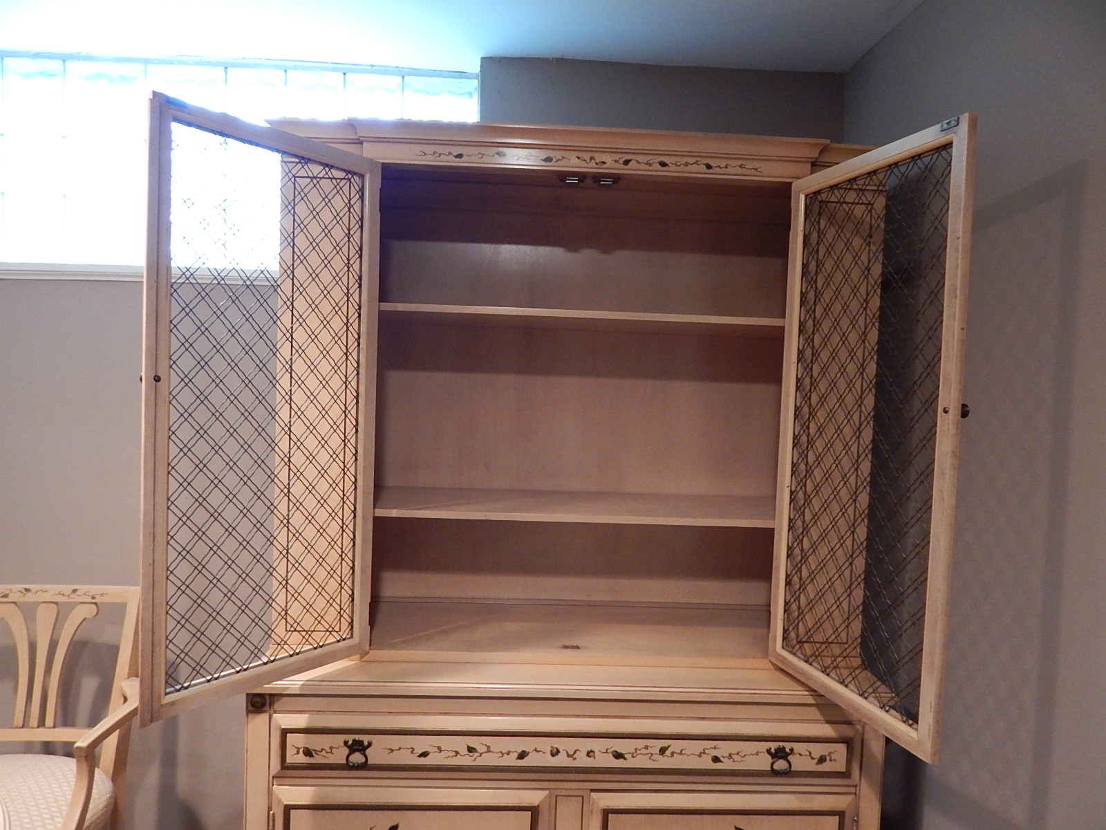 Vintage Rway "Venetian" Hutch