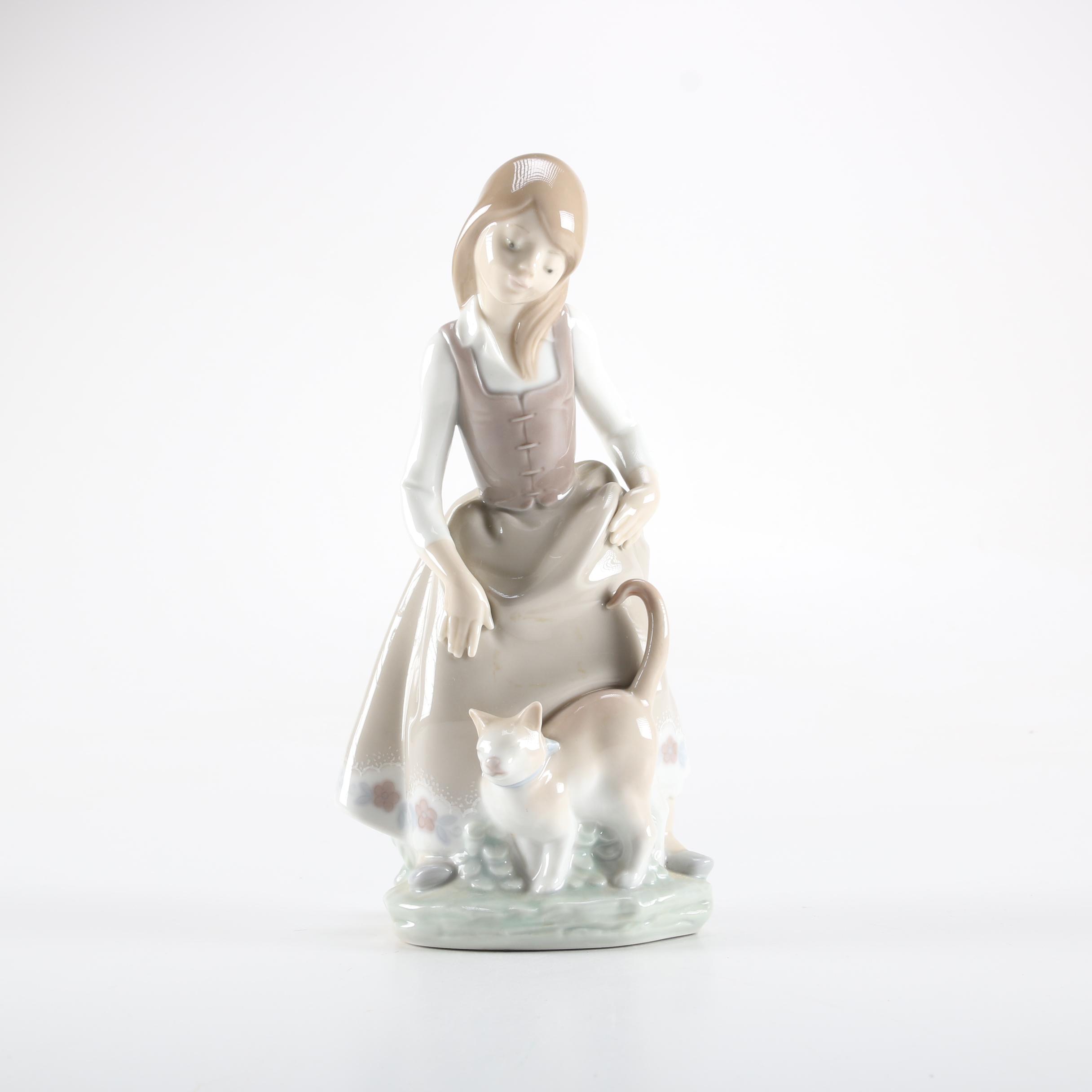 Vintage Lladró Porcelain Figurine "Little Girl with Cat"