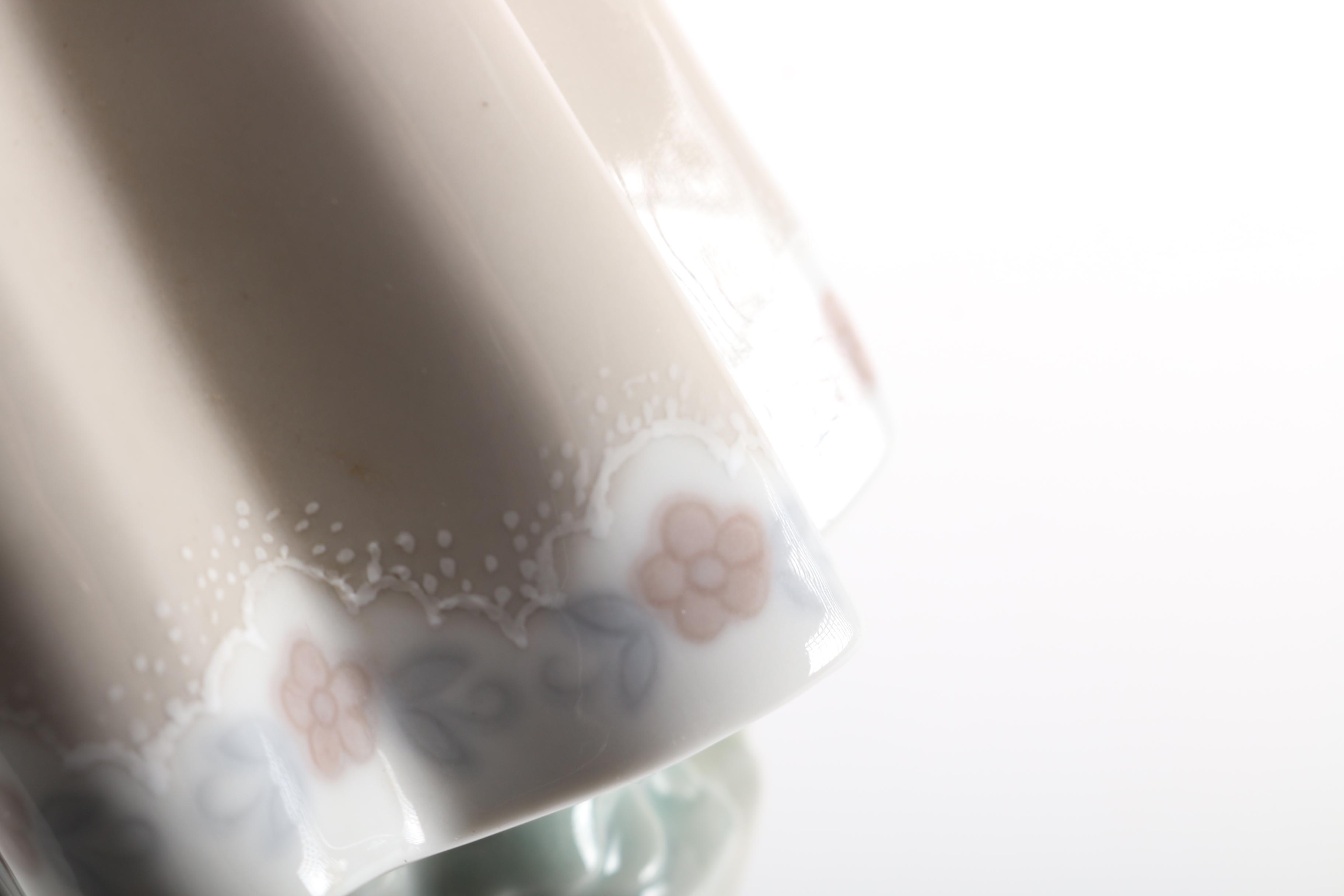 Vintage Lladró Porcelain Figurine "Little Girl with Cat"