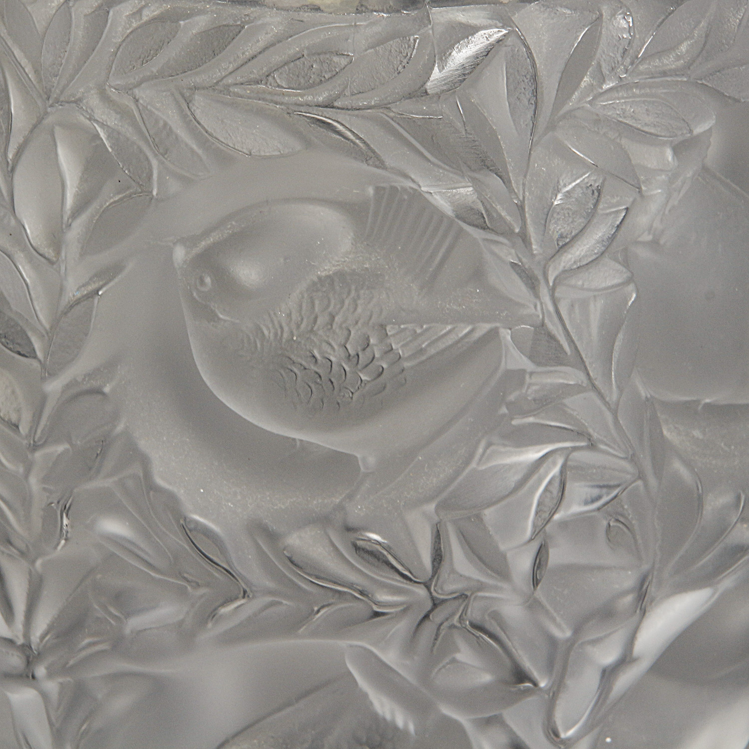 Lalique Cristal "Bagatelle" Vase