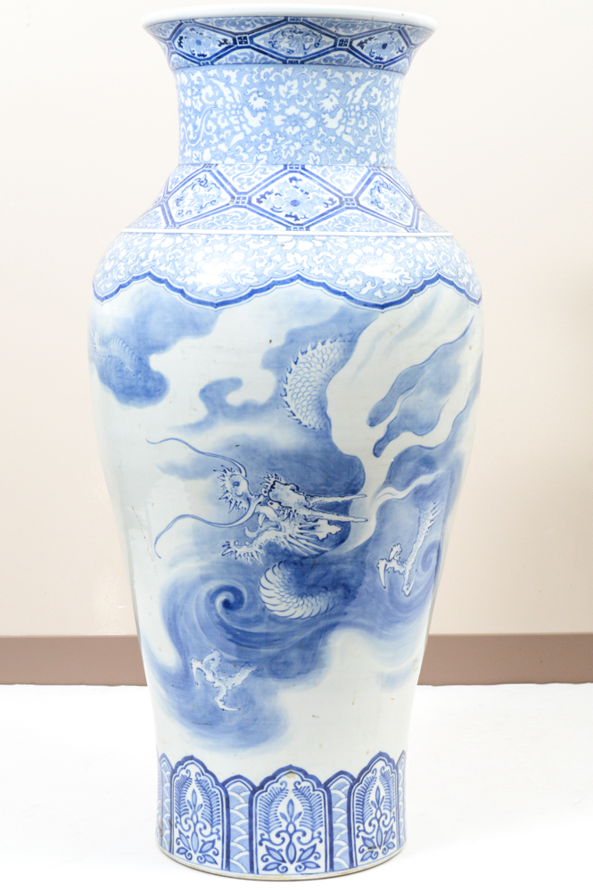 Japanese Meiji Period Imari Style Floor Vase