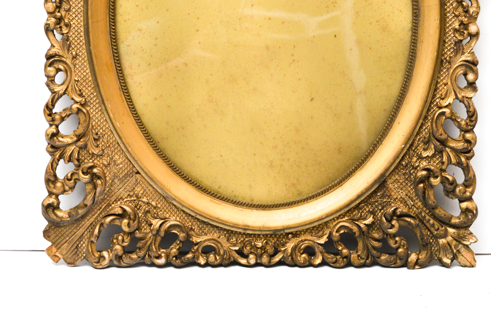 Vintage Gold Tone Frame with Oval Glass