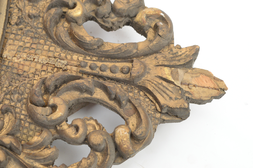 Vintage Gold Tone Frame with Oval Glass