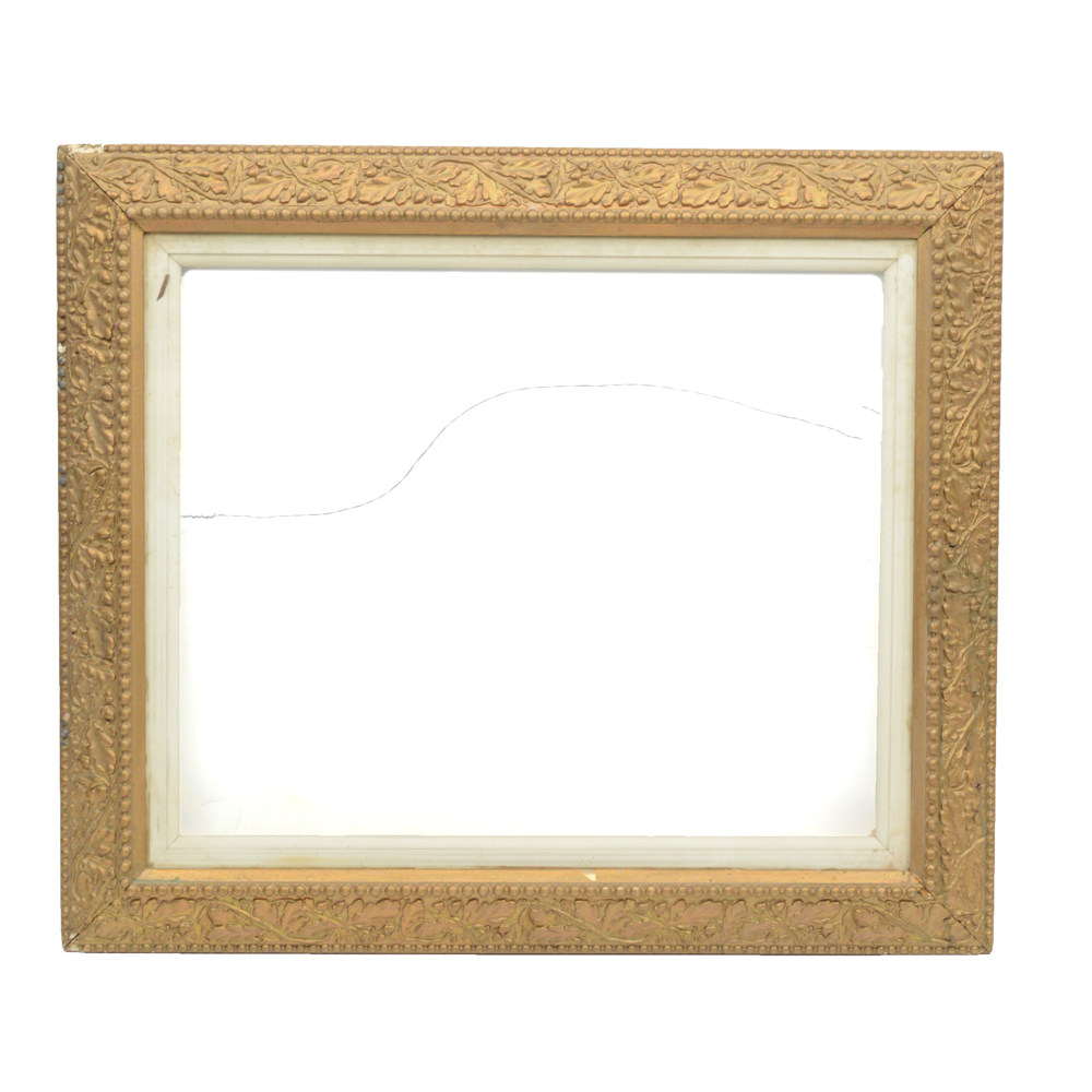 Vintage Ornate Gold Tone Frame with Oak Leaf Decoration