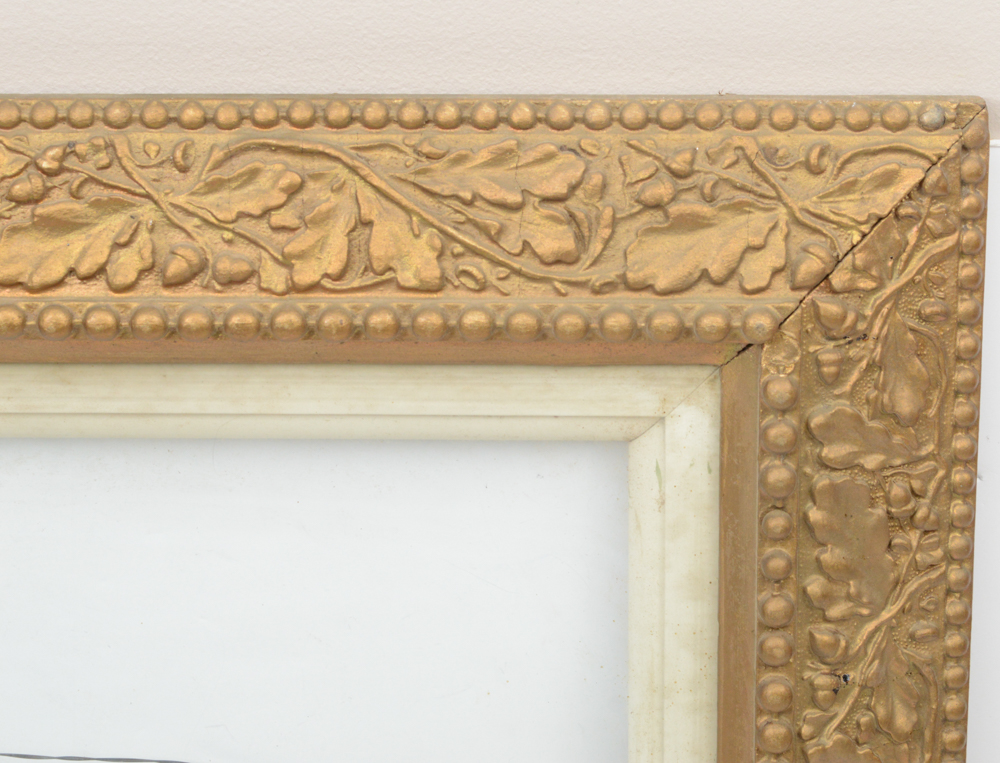 Vintage Ornate Gold Tone Frame with Oak Leaf Decoration
