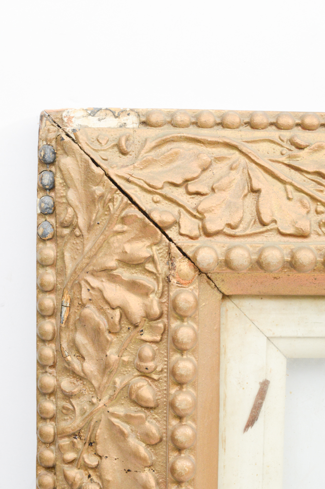 Vintage Ornate Gold Tone Frame with Oak Leaf Decoration