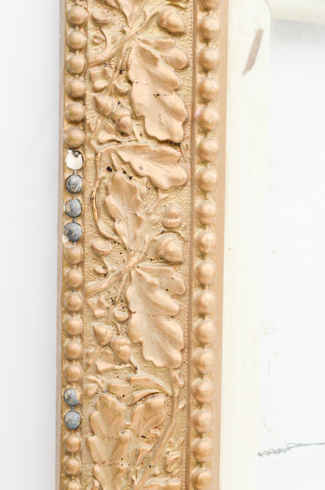 Vintage Ornate Gold Tone Frame with Oak Leaf Decoration