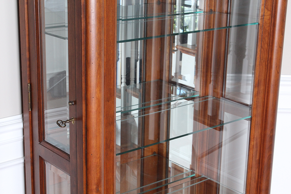 Ethan Allen "Medallion" Curio Cabinet