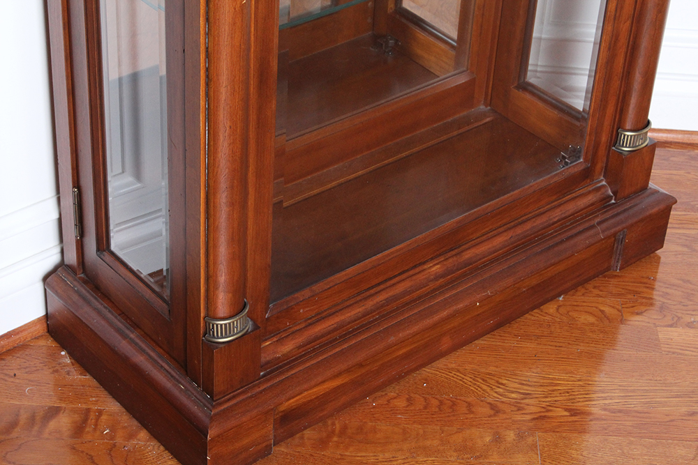 Ethan Allen "Medallion" Curio Cabinet