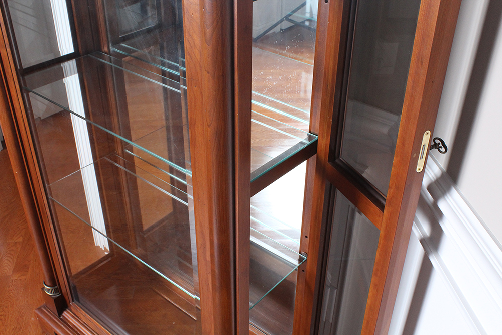 Ethan Allen "Medallion" Curio Cabinet