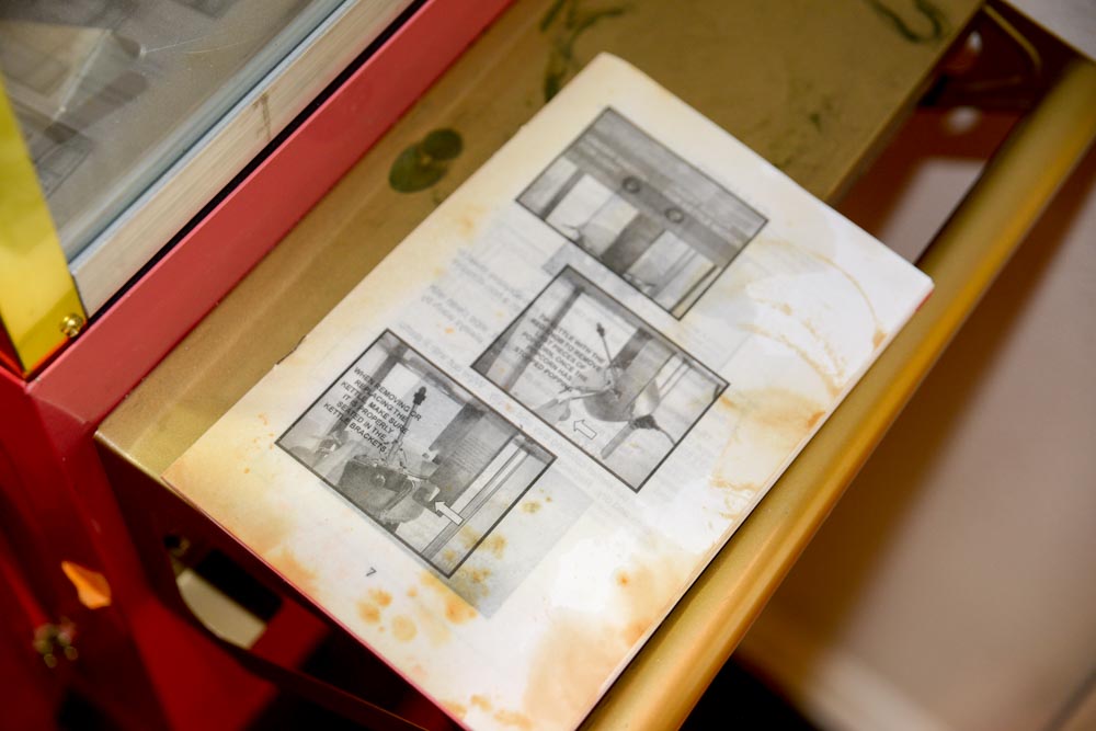 Vintage Style Popcorn Maker with Accessories