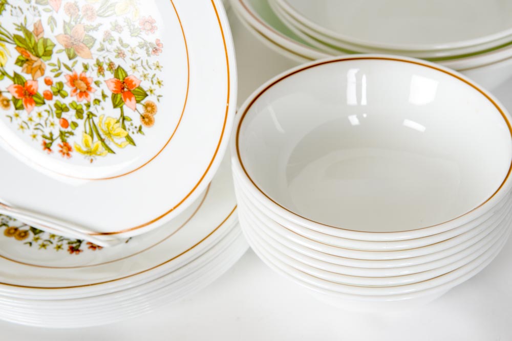 Set of Corelle Dinnerware