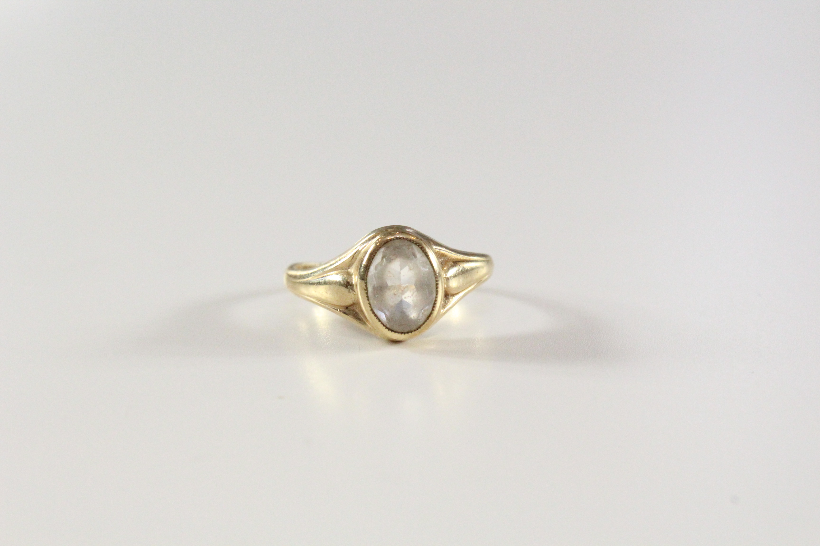 10K Oval Glass Ring