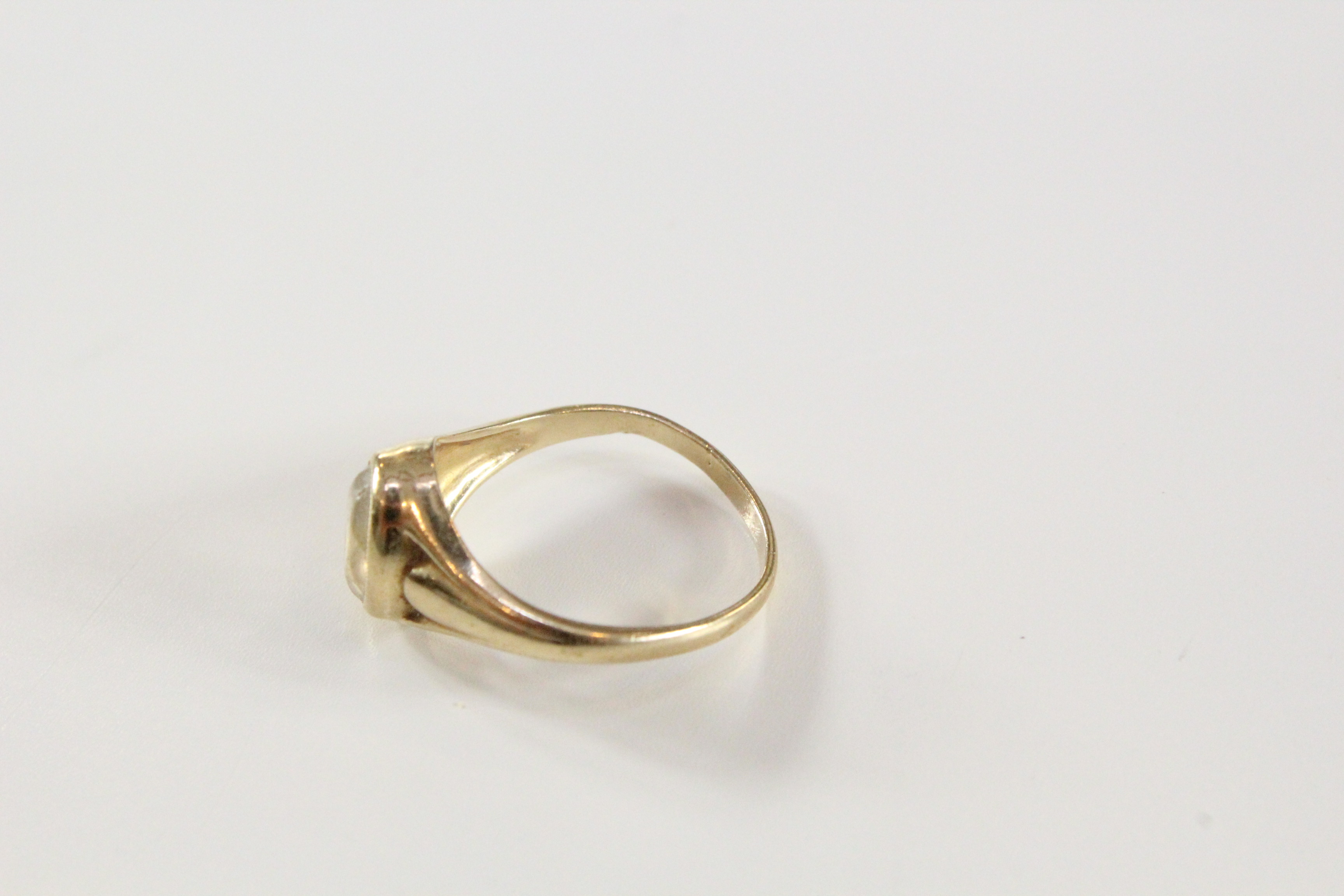 10K Oval Glass Ring