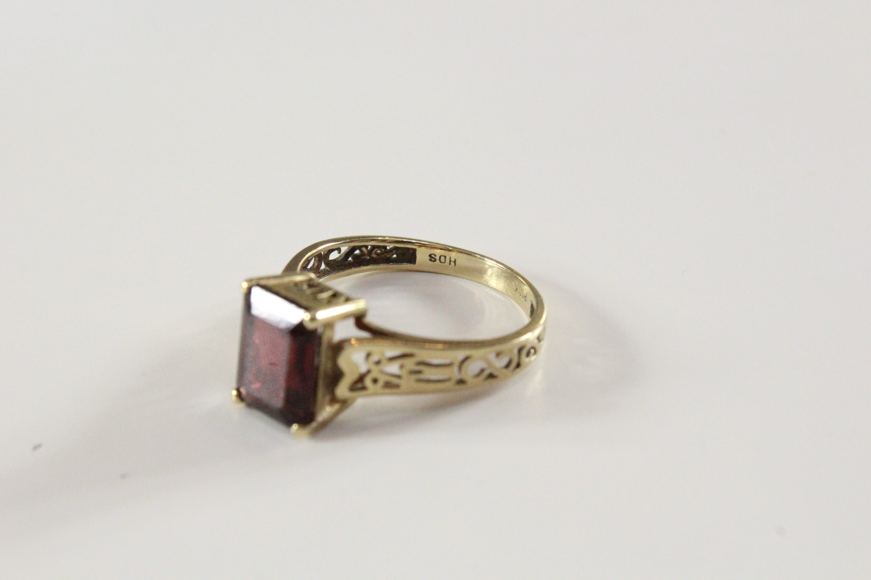 10K Yellow Gold Garnet Ring