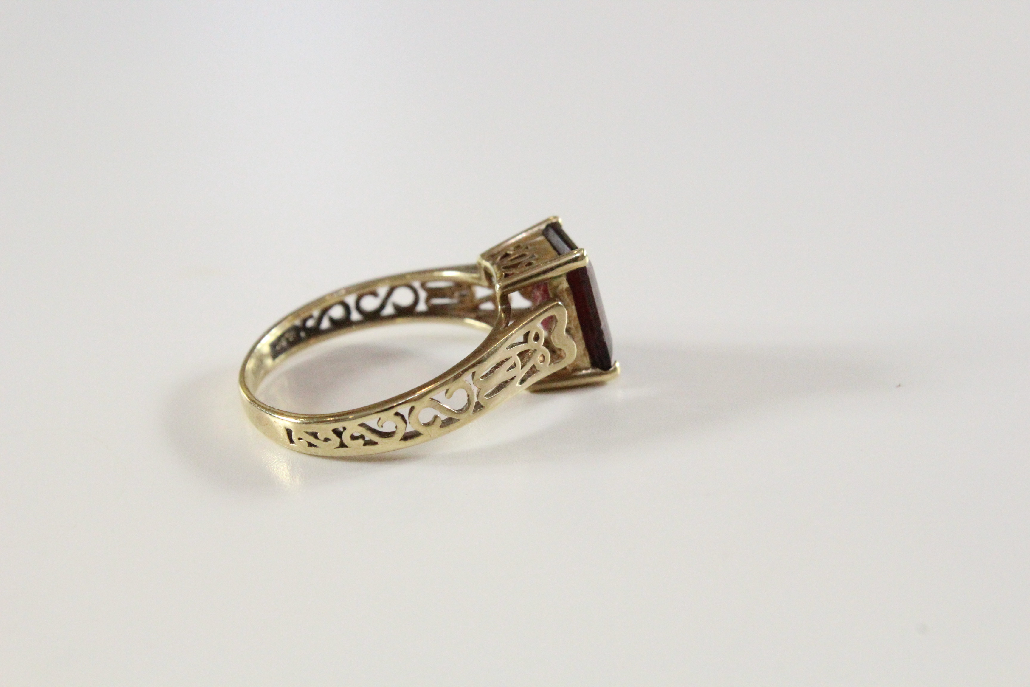 10K Yellow Gold Garnet Ring