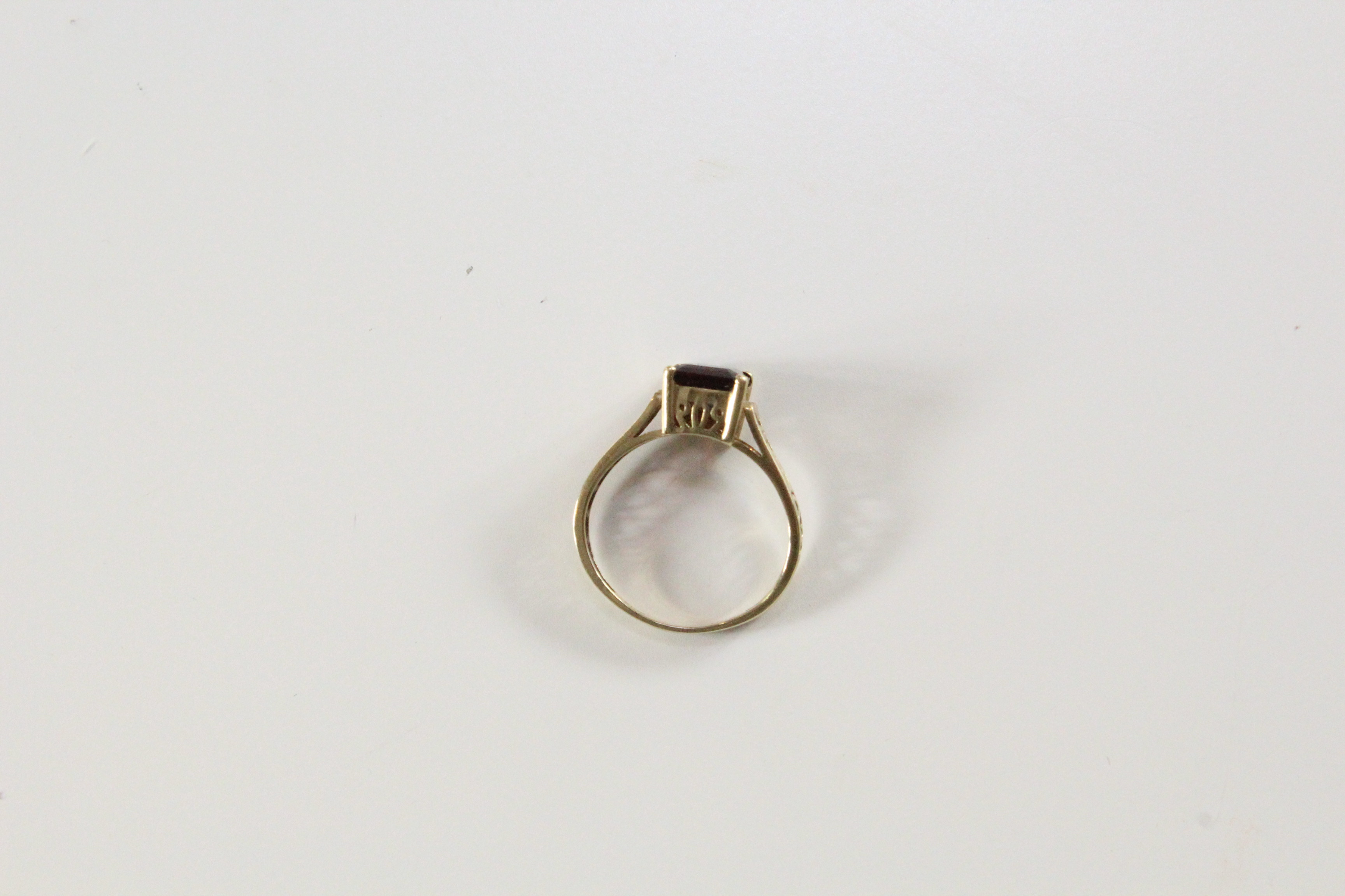 10K Yellow Gold Garnet Ring