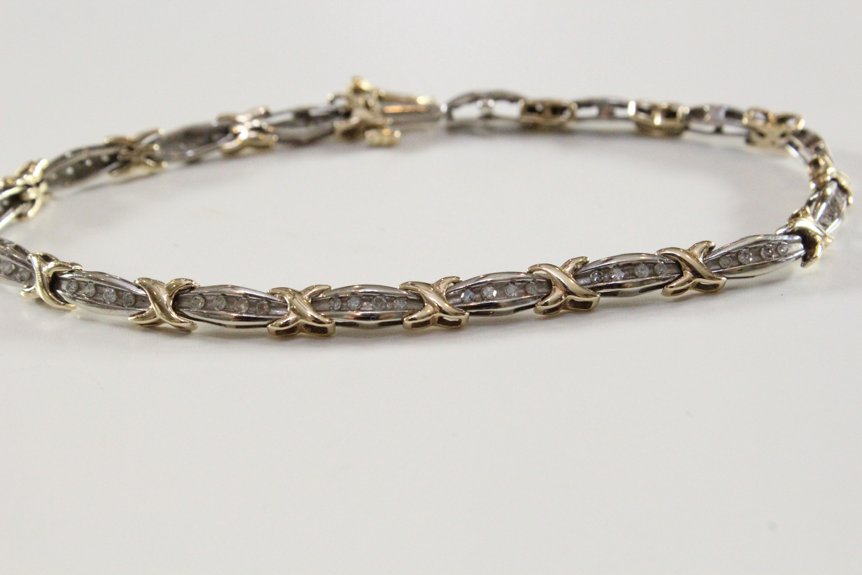10K White Gold Diamond Bracelet