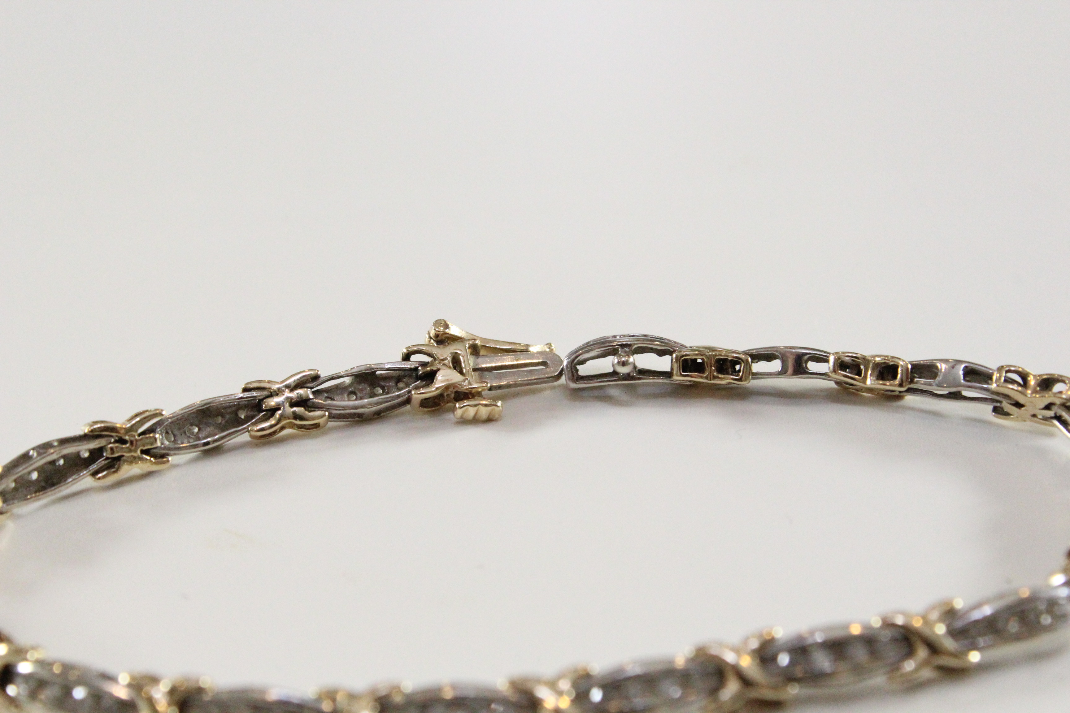 10K White Gold Diamond Bracelet
